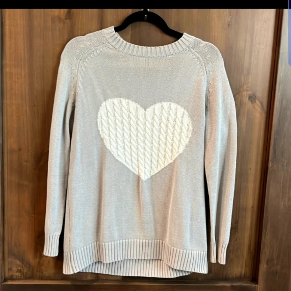 Sweater - Picture 1 of 2